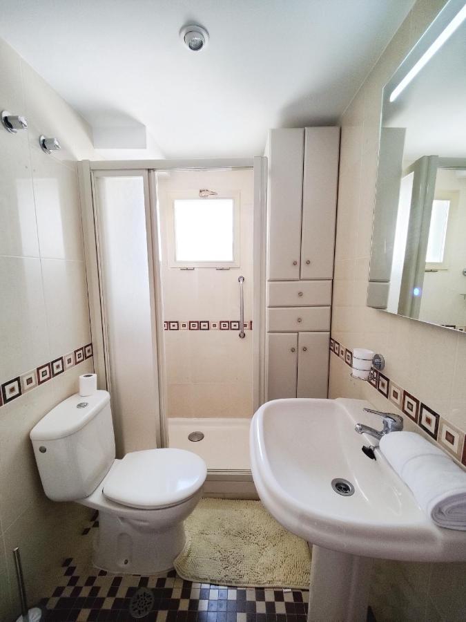 Gerona Sea View Apartments Бенидорм Екстериор снимка