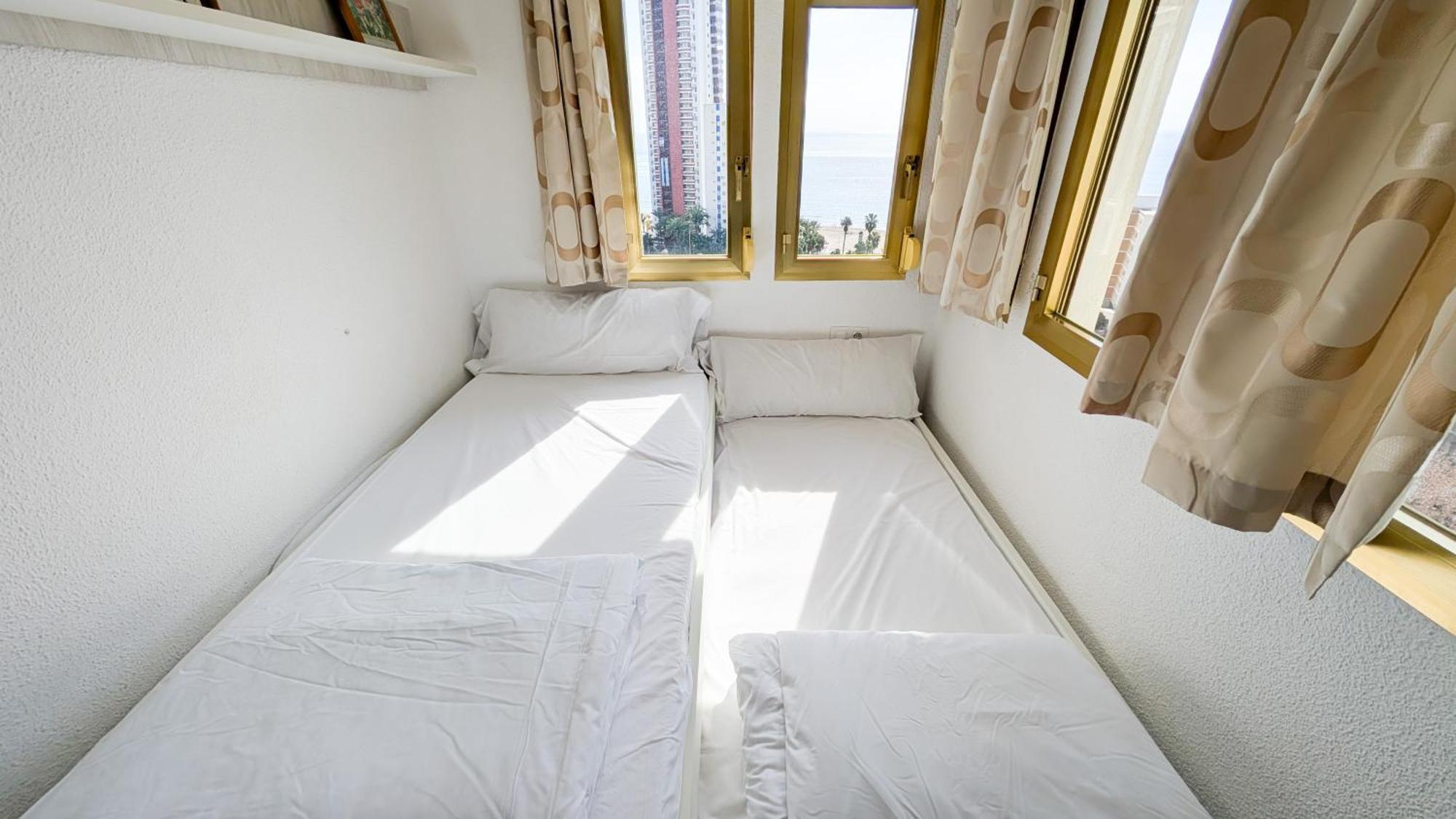 Gerona Sea View Apartments Бенидорм Екстериор снимка